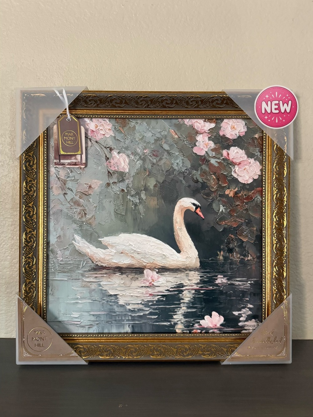 White Swan Wall Art in Gold Frame 15x15